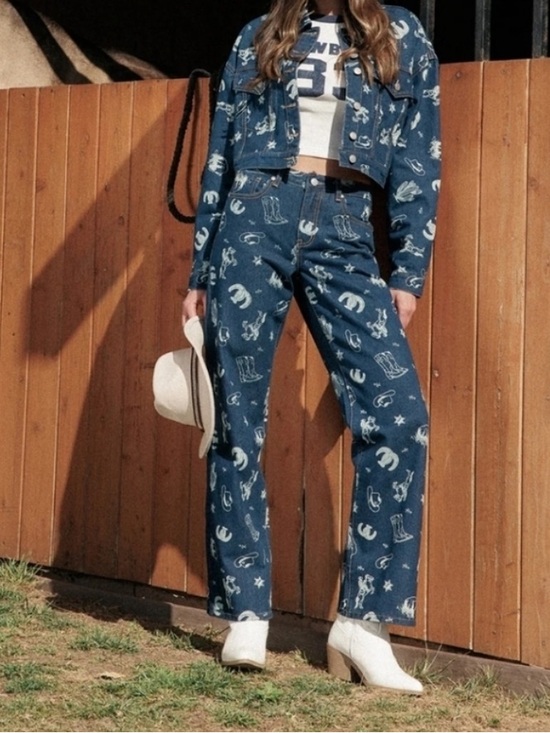 Cali1850 Denim - Cali1850 Cowboy Print Mid Rise Straight Leg Boho Western Jean Horseshoe